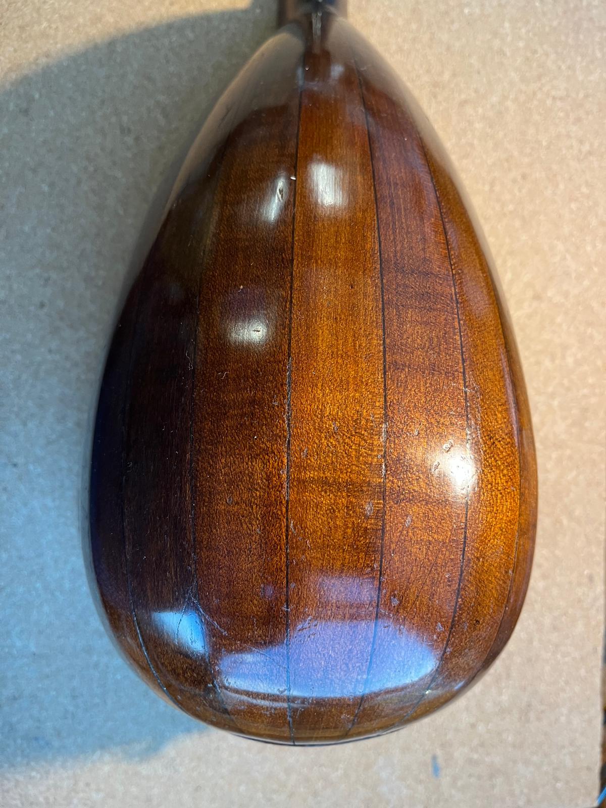 Guitare Box - Caisse de mandoline après restauration Guitare Box - Caisse de mandoline après restauration